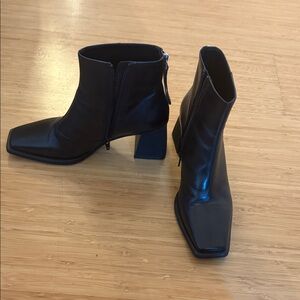 Vagabond Black Square-Toe Heeled Boots